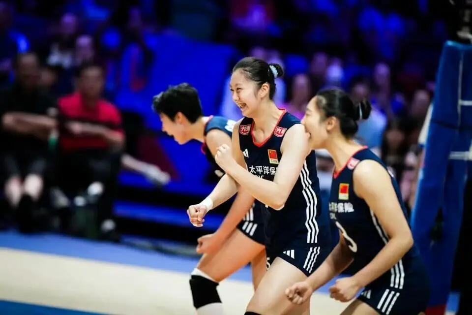 中祥网 中国女排惜败意大利，第三局彻底崩盘，球迷期待李盈莹吴梦洁回归
